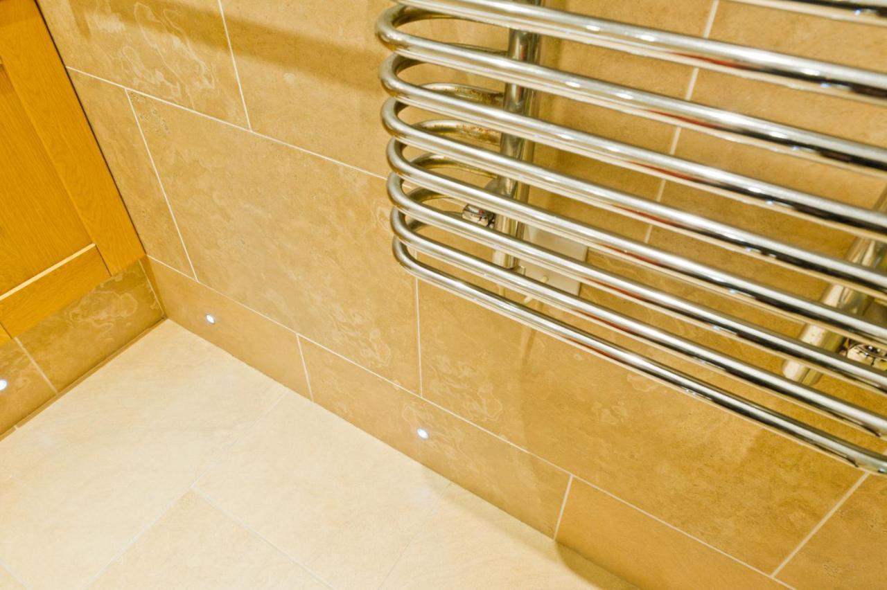 Watermark Apartments ويتبي الغرفة الصورة